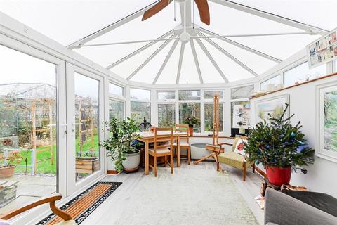 17 Inverness Road, Worcester Park, KT4 8PT