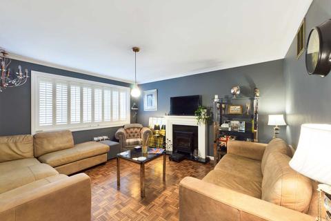 10 Fieldway, Bovingdon, Hemel Hempstead, HP3 0EY