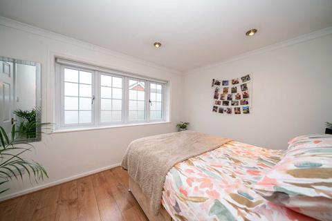 10 Fieldway, Bovingdon, Hemel Hempstead, HP3 0EY