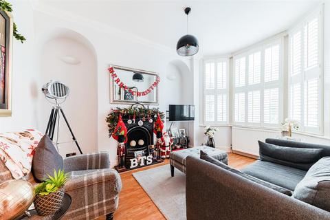 4 Kings Road, Sutton, SM2 6DG
