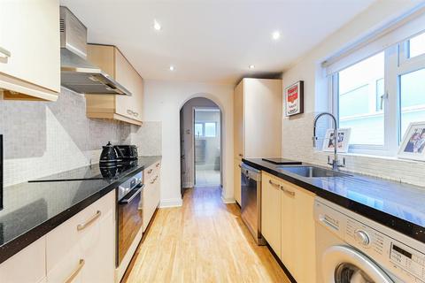 4 Kings Road, Sutton, SM2 6DG