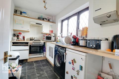 13 Jacobs Avenue, Harold Wood, Romford, RM3 0WR