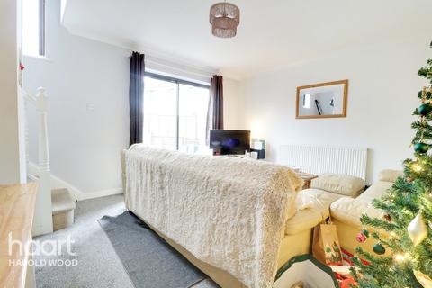 13 Jacobs Avenue, Harold Wood, Romford, RM3 0WR