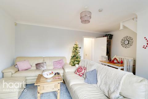 13 Jacobs Avenue, Harold Wood, Romford, RM3 0WR