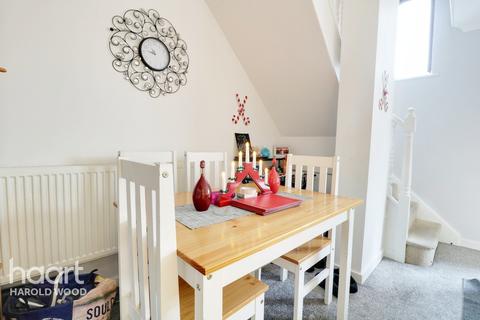 13 Jacobs Avenue, Harold Wood, Romford, RM3 0WR
