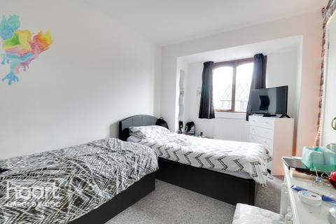 13 Jacobs Avenue, Harold Wood, Romford, RM3 0WR