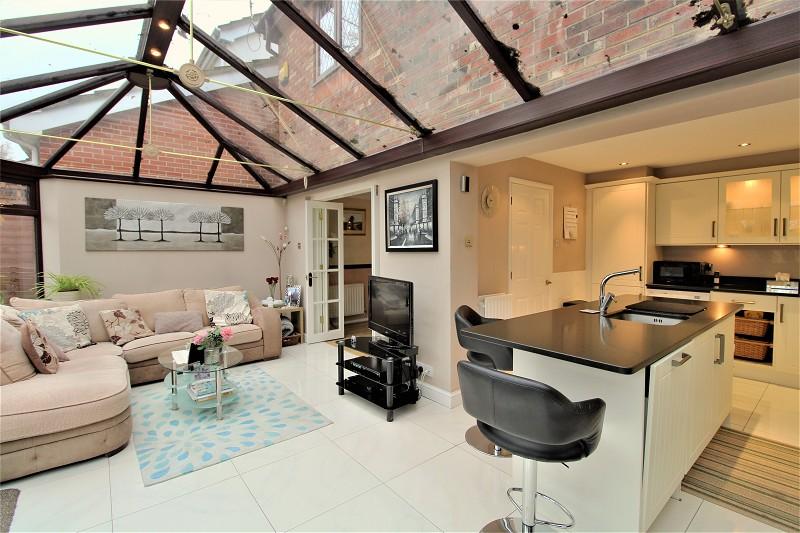 Kitchen/Conservatory