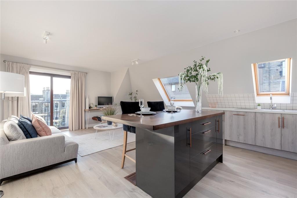 Kitchen/ Sitting