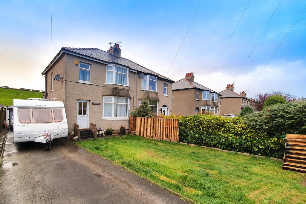 Lancaster Road, Slyne, Lancaster, Lancashire, LA2 6AL 3 bed semi