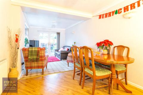 28 Bates Close, Rochdale, OL11 2TU