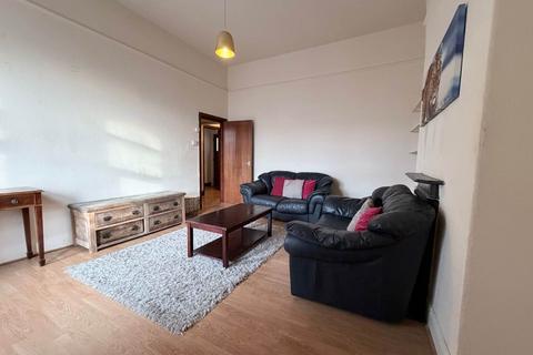 2 bedroom flat to rent, Northernden Road, Sale