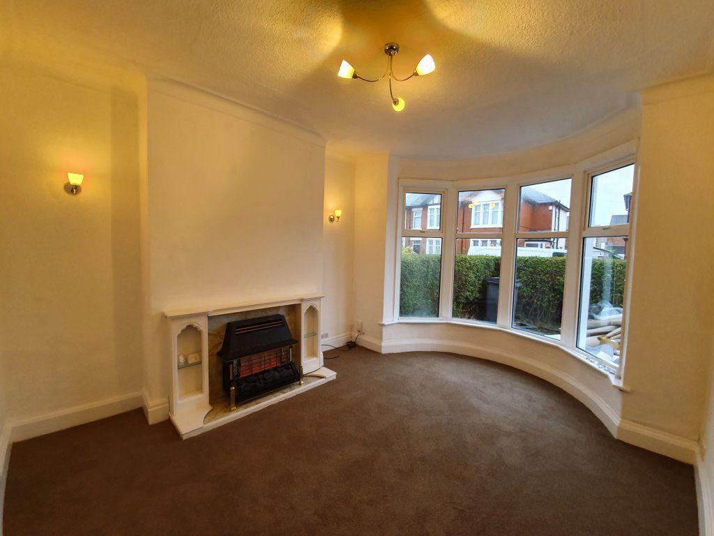 Chislehurst Avenue, Blackpool... 3 bed semidetached house £650 pcm (£150 pw)