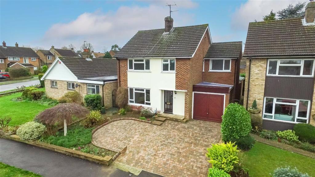 Lavender Way, Hitchin, SG5 4 bed detached house £775,000