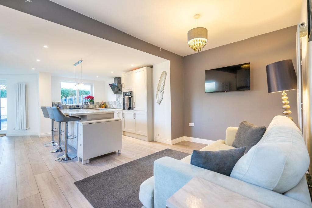 Byron Drive, York 2 bed semidetached house £259,500