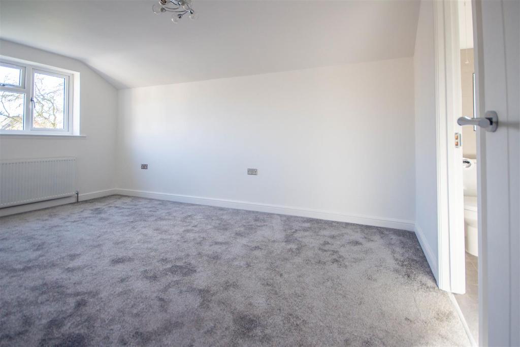 Bedroom ensuite.jpg