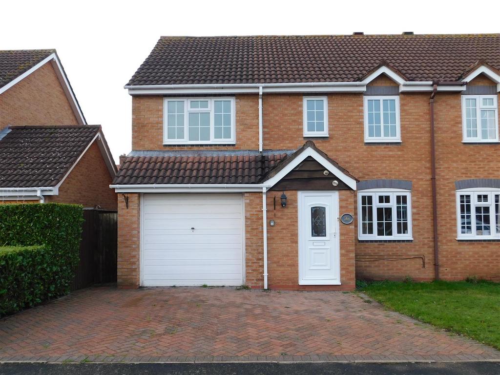 Steatite Way, StourportOnSevern 4 bed semidetached house £875 pcm