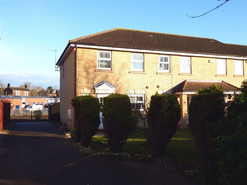 Fairview Road, Stevenage... 3 bed end of terrace house £290,000