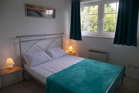 3 bedroom flat to rent, Grandfield, Trinity, Edinburgh, EH6