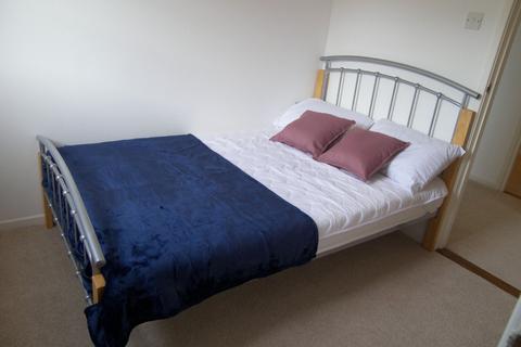 3 bedroom flat to rent, Grandfield, Trinity, Edinburgh, EH6