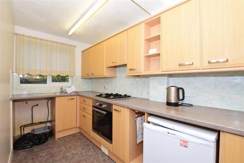 12 Ashdown Crescent, New Romney, TN28 8EU