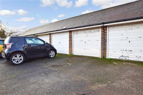 12 Ashdown Crescent, New Romney, TN28 8EU