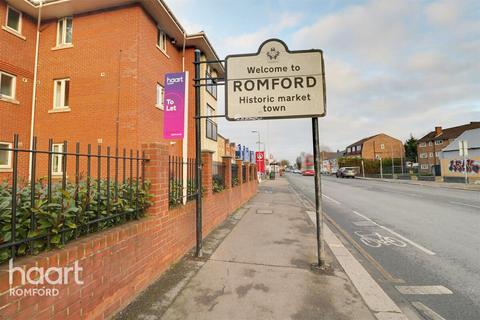 2 bedroom apartment to rent, London Road, Romford