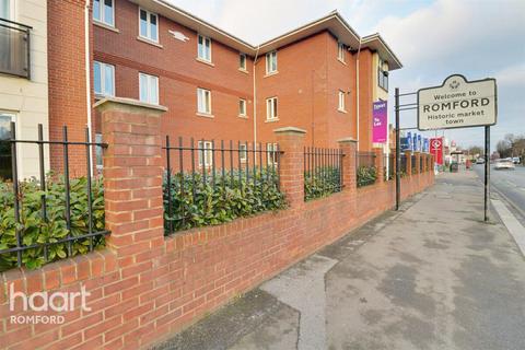 2 bedroom apartment to rent, London Road, Romford