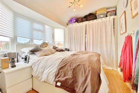 41 Hall Farm Drive, Twickenham, TW2 7PG