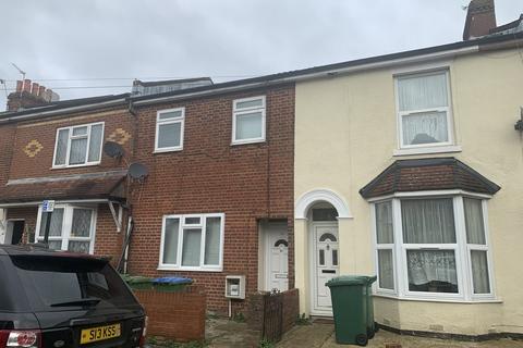 5 bedroom terraced house to rent, Brintons Road, Southampton