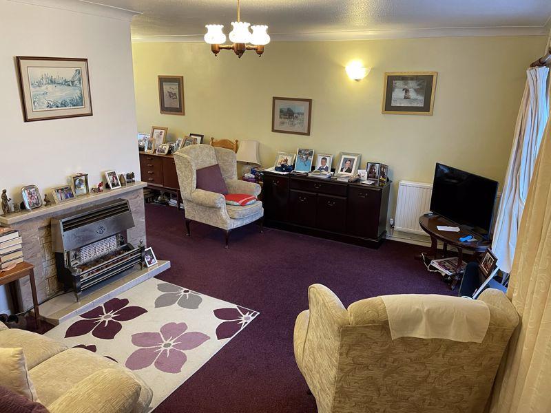 Forest Hills Drive, Forest Hills, Talbot Green, CF72 8JB 4 bed semi