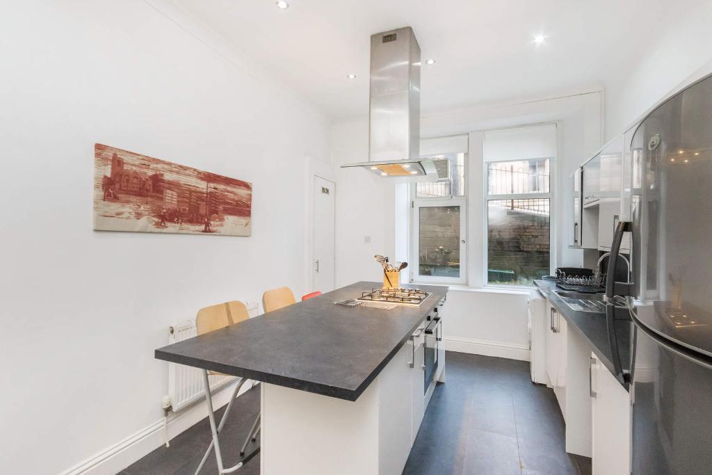 West Graham Street, Glasgow, G4 9LJ 2 bed flat £169,950