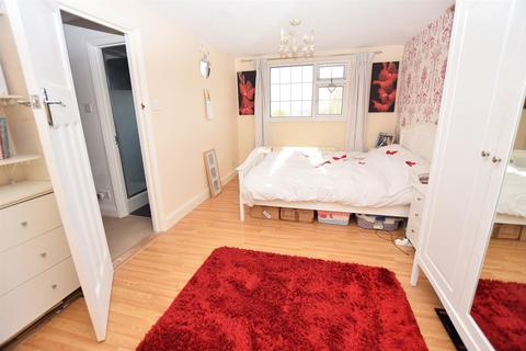 9 Chada Avenue, Gillingham, ME7 4BN