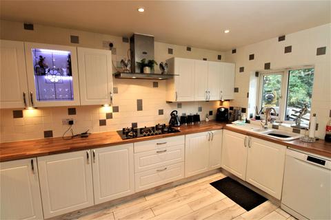 15 Brook Lane, Northampton, NN5 7HL