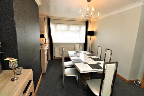 15 Brook Lane, Northampton, NN5 7HL
