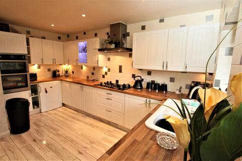 15 Brook Lane, Northampton, NN5 7HL