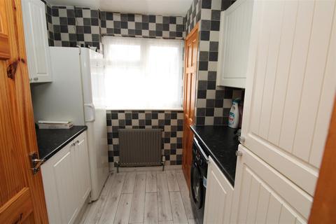 15 Brook Lane, Northampton, NN5 7HL