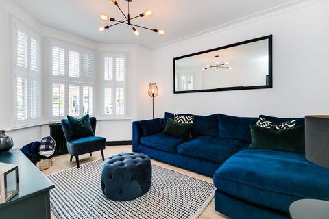 37 Ailsa Avenue, Twickenham, TW1 1NF