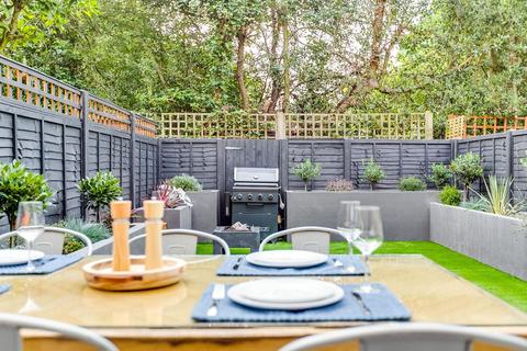 37 Ailsa Avenue, Twickenham, TW1 1NF