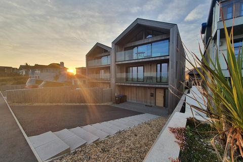 4 bedroom detached house for sale, West Beach, Shoreham-by-Sea, BN43 5LF