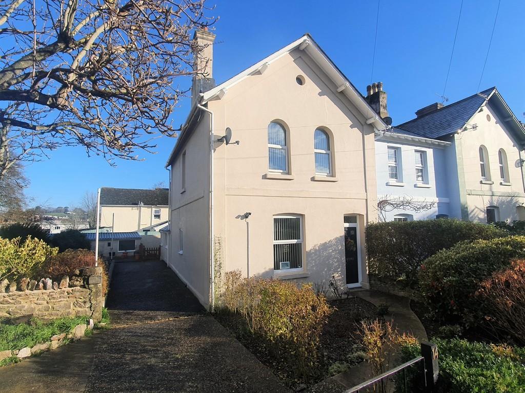 Linden Terrace, Newton Abbot 3 bed end of terrace house £300,000