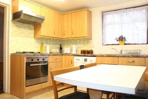 2 bedroom detached bungalow for sale - High Road, Harrow Weald