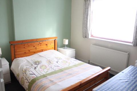 2 bedroom detached bungalow for sale - High Road, Harrow Weald