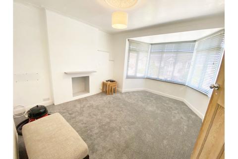 2 bedroom flat to rent, Westbourne Grove , Westcliff-on-Sea
