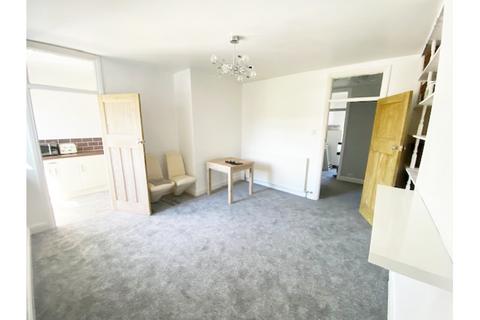 2 bedroom flat to rent, Westbourne Grove , Westcliff-on-Sea