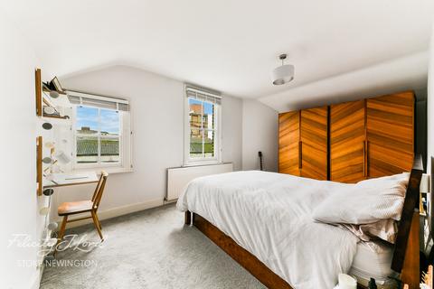 Flat C, 55 Alkham Road, London, N16 6XE