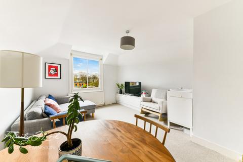 Flat C, 55 Alkham Road, London, N16 6XE