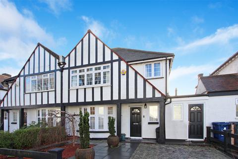 31 Queen Annes Gardens, Ealing, London, W5 5QD