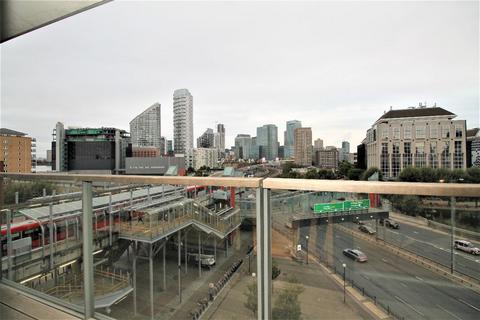 2 bedroom flat to rent, Elektron Tower, Blackwall Way, E14