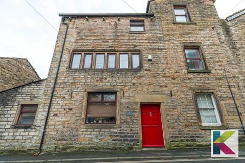 2 Lawton Square, Delph, Oldham, OL3 5DT