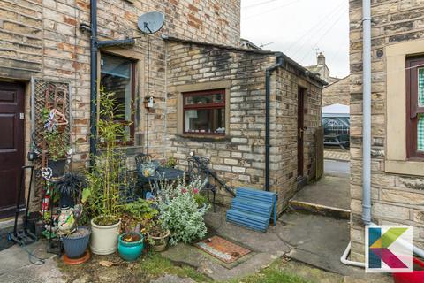 2 Lawton Square, Delph, Oldham, OL3 5DT